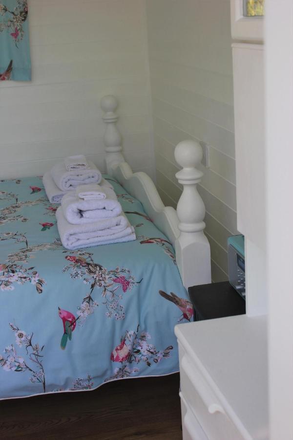 Hopgarden Glamping Luxury Shepherds Huts Wadhurst Exterior photo
