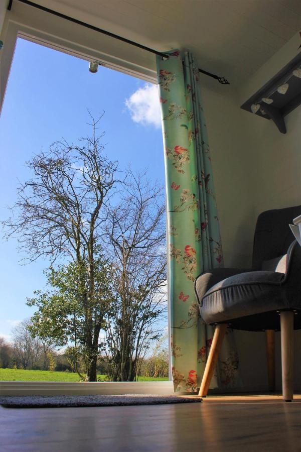Hopgarden Glamping Luxury Shepherds Huts Wadhurst Exterior photo