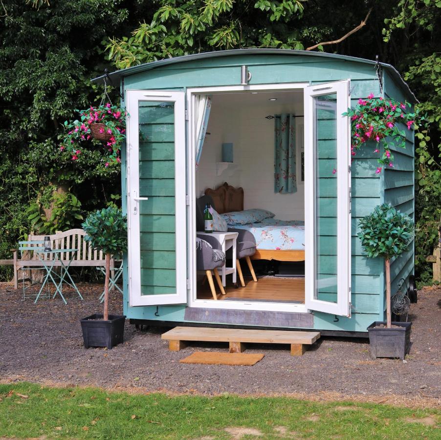 Hopgarden Glamping Luxury Shepherds Huts Wadhurst Exterior photo
