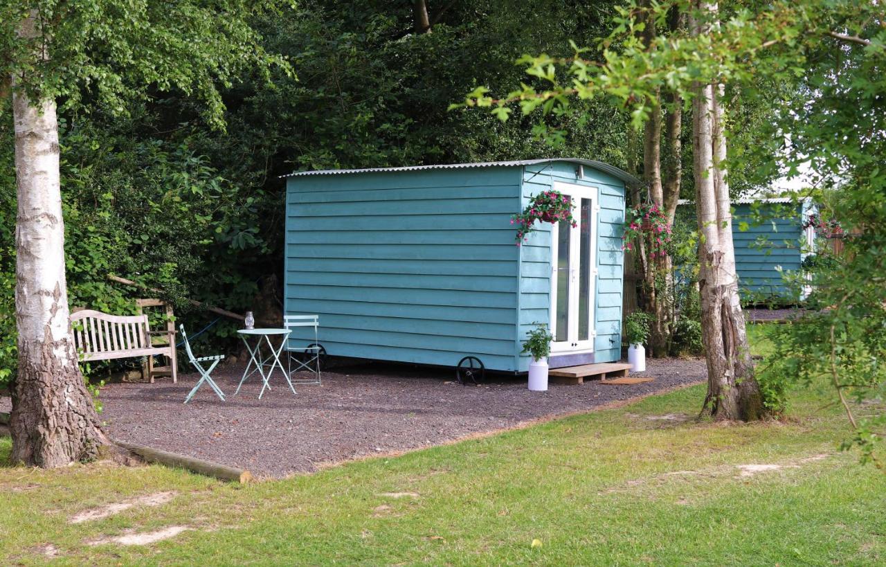 Hopgarden Glamping Luxury Shepherds Huts Wadhurst Exterior photo