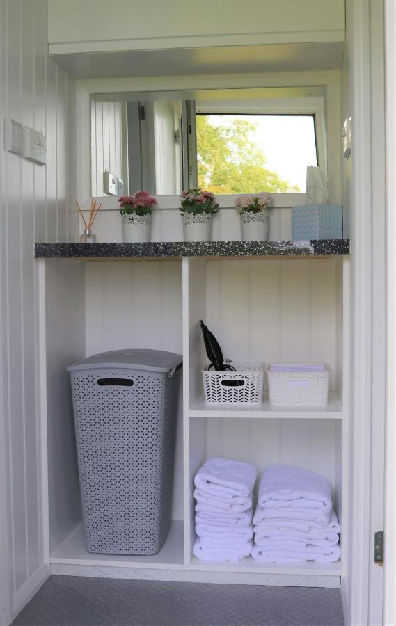 Hopgarden Glamping Luxury Shepherds Huts Wadhurst Exterior photo