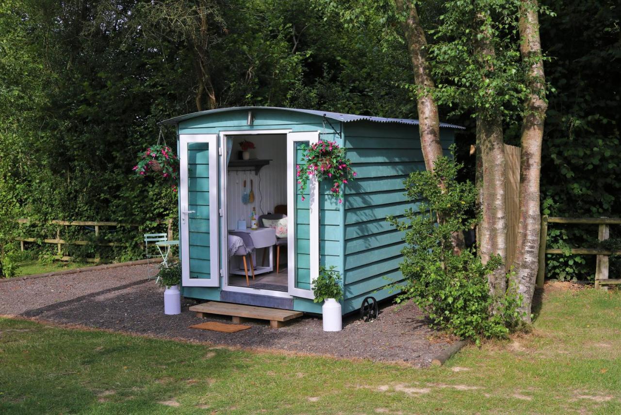 Hopgarden Glamping Luxury Shepherds Huts Wadhurst Exterior photo