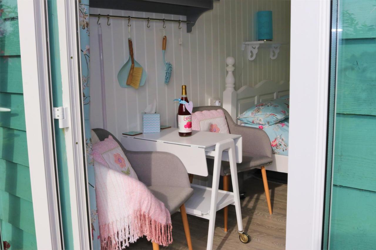 Hopgarden Glamping Luxury Shepherds Huts Wadhurst Exterior photo