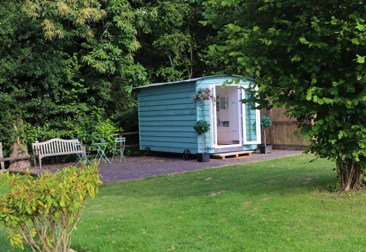 Hopgarden Glamping Luxury Shepherds Huts Wadhurst Exterior photo